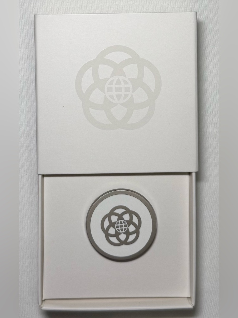 Walt Disney World EPCOT
Center Limited Edition 1200 Pin